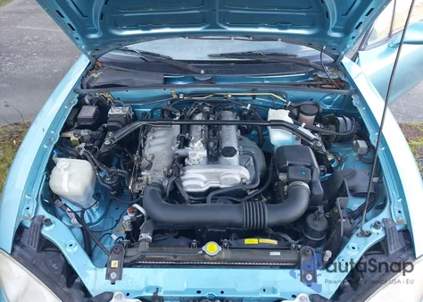 2002 Mazda Mx-5 Miata Cloth/Ls/Se z USA, uszkodzony, nr VIN JM1NB353120226068